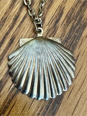 Gold Sea Shell Pendant Necklace Y2K Coastal Grandmother Beach Aesthetic 10”